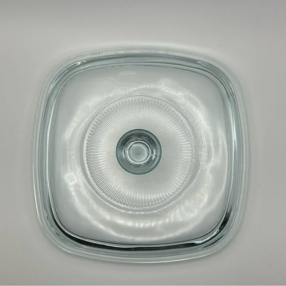 Vintage 1975 Corningware Baking Dish with Lid - Picture 5 of 12